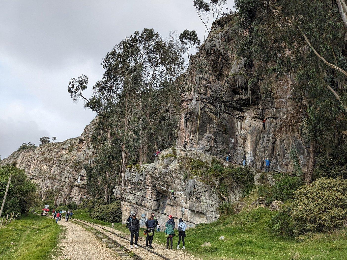 SCALE THE LARGEST CLIMBING WALL IN COLOMBIA!